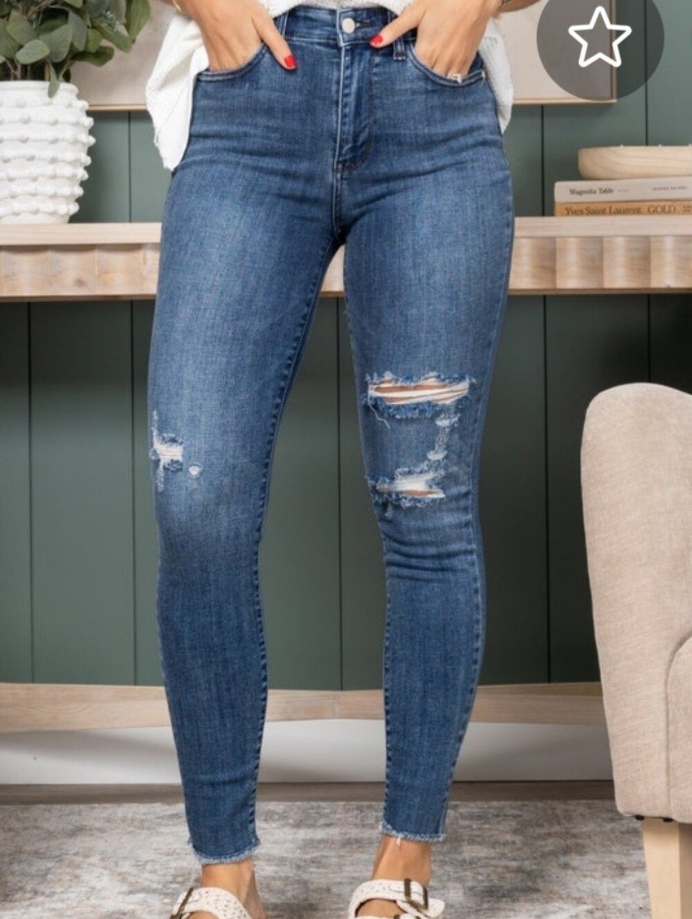 Judy Blue Medium Wash High-Rise Skinny Jeans with Distressed Knees